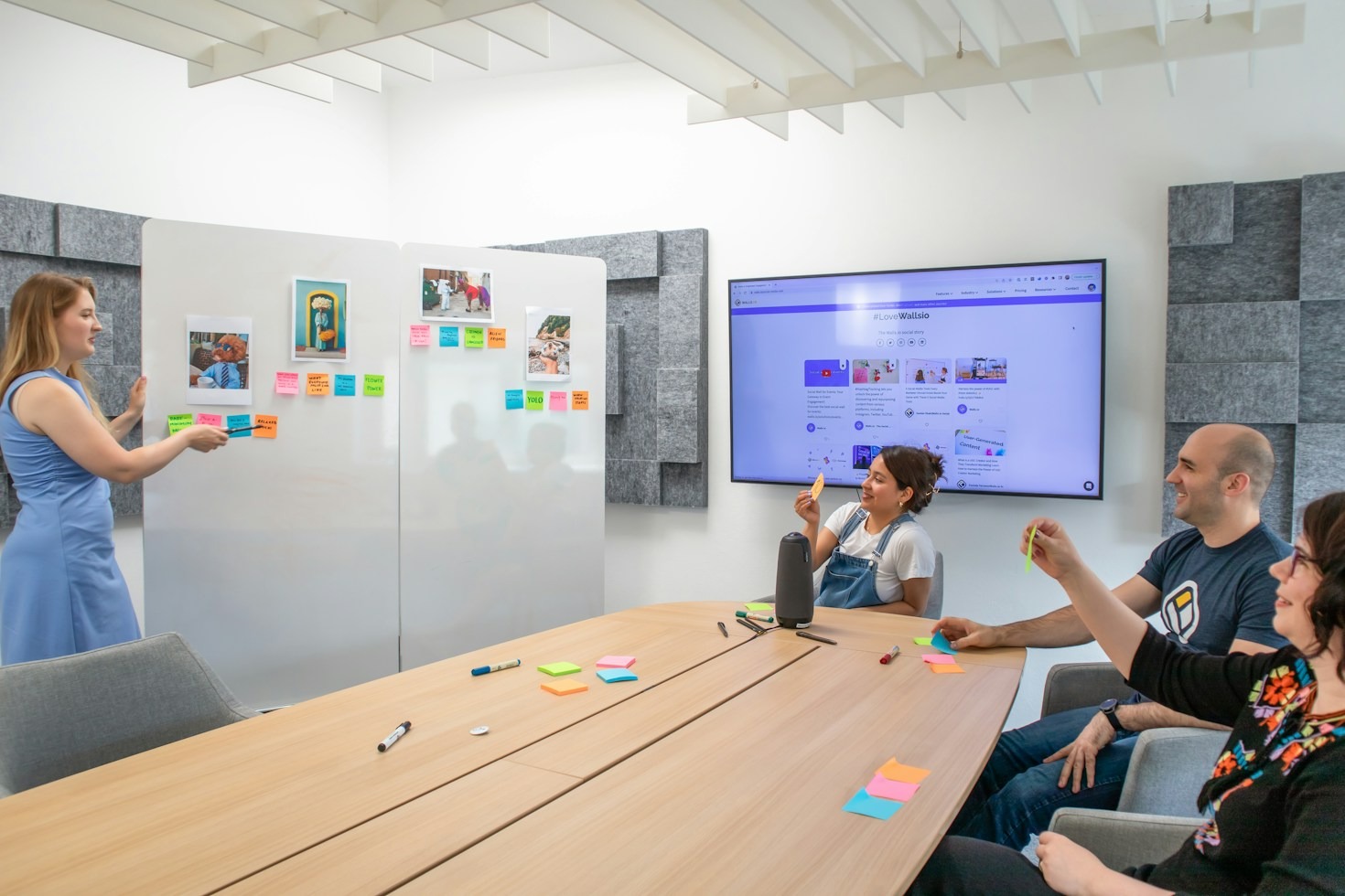 The Art of Curating Engaging Digital Newsletters